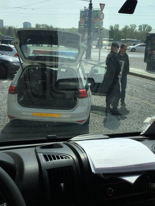 PRÁVE TERAZ Poplach v