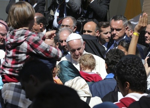 Pápež odkazuje všetkým migrantom,