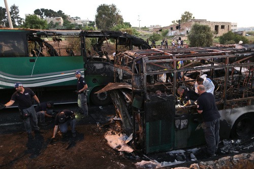 Uprostred Jeruzalema vybuchol autobus:
