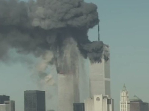 Oficiálny filmár 9/11 tvrdí,