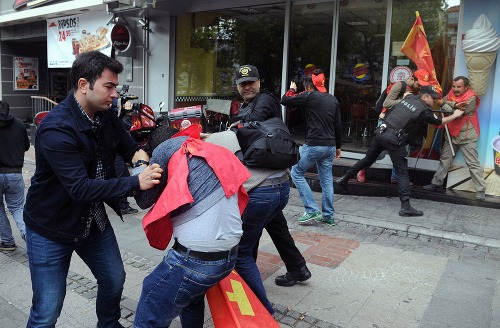 Demonštrácie v Istanbule