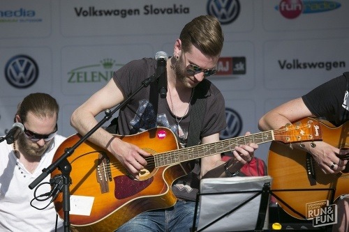 Jeden tím, jedna duša,