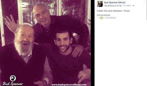 Bud Spencer sa s fanúšikmi podelil o fotku, na ktorej pózuje so synom a vnukom. 