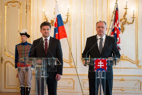 MIMORIADNA SPRÁVA Slovensko vstupuje