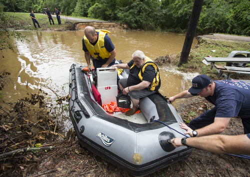 Texas zasiahli povodne.