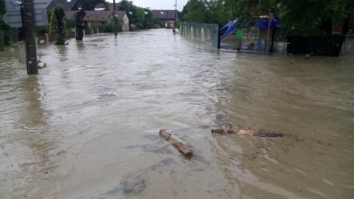 Nemecko zasiahli bleskové povodne,