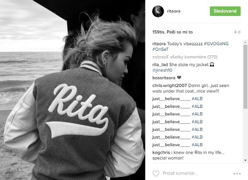 Fanúšikom na instagrame ukázala Rita Ora chrbát.