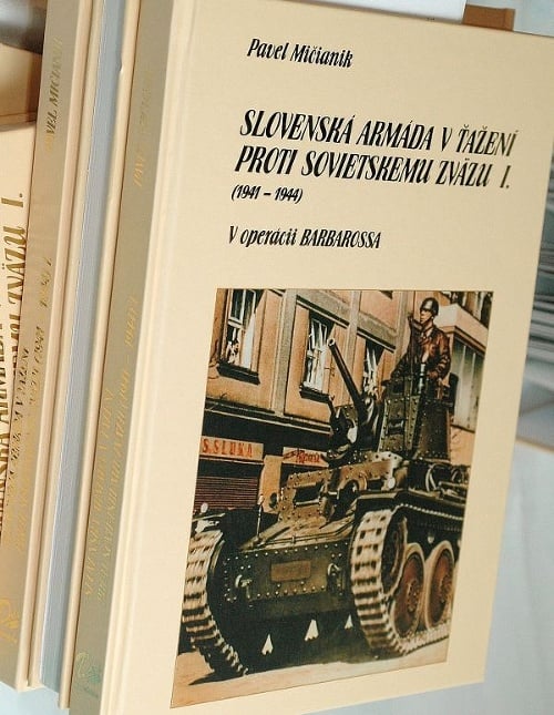 Kniha o účasti slovenskej armády na operácii Barbarossa