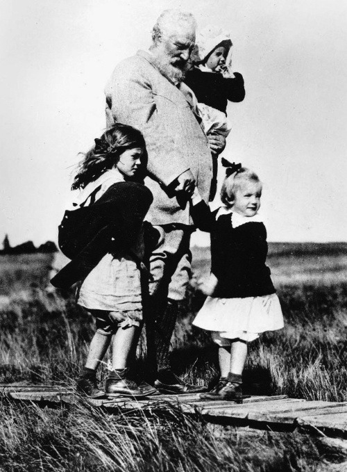 Alexander Graham Bell s vnúčatami