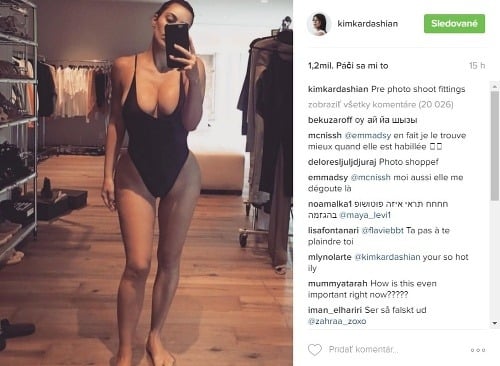 Kim Kardashian je aj v celých plavkách brutálne sexi. 