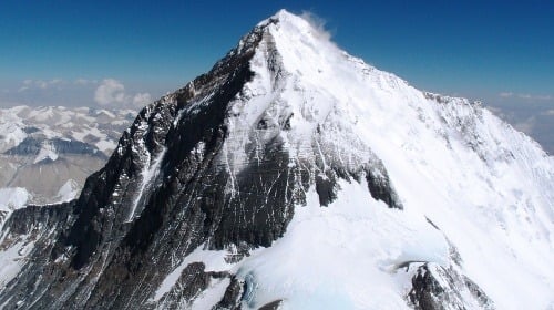 Južné sedlo a Mount Everest z vrcholu Lhotse.