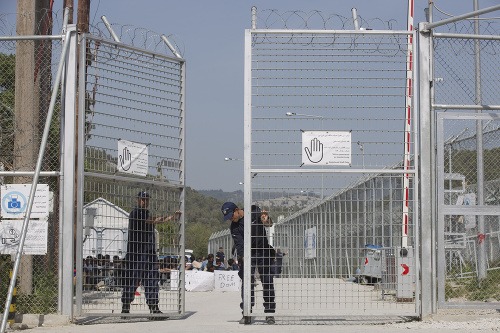 Utečenecké tábory v Grécku:
