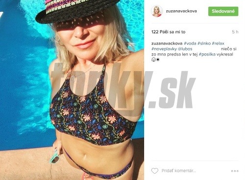 Zuzana Vačková sa odhodlala ukázať na sociálnej sieti Instagram celú svoju postavičku v plavkách. A vyzerá skvelo!
