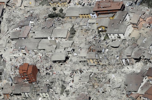 Zničené budovy po zemetrasení
