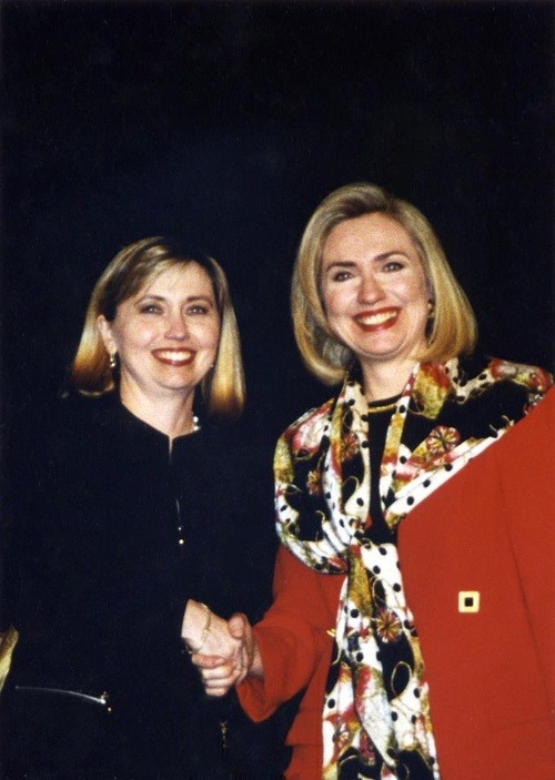Teresa Barnwellová a Hillary Clintonová