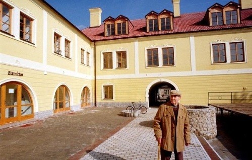 V tejto šľachtickej kúrii sa Móric narodil