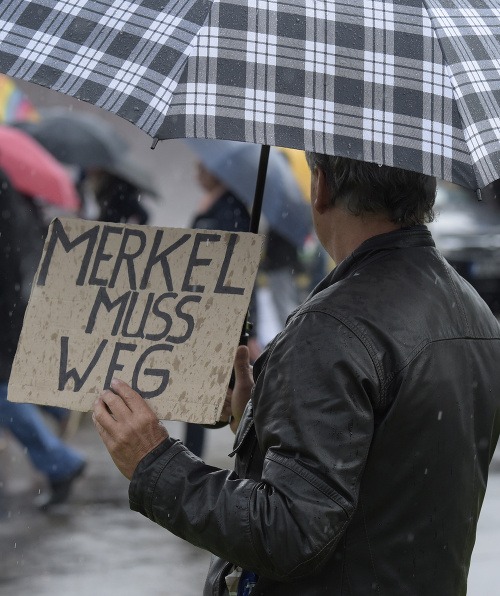 Merkelová čelila v Drážďanoch