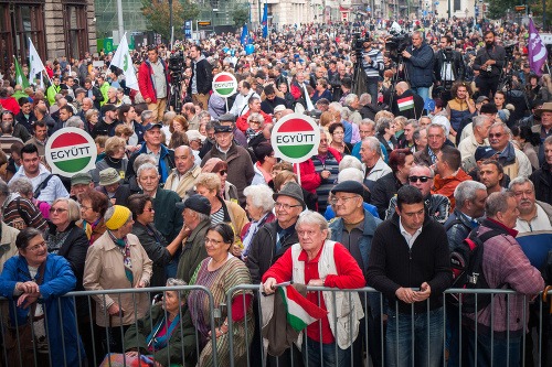 Budapešť obsadili tisícky nespokojných