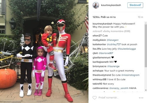 Kourtney Kardashian a jej ratolesti sa zmenili na Power Rangers. 