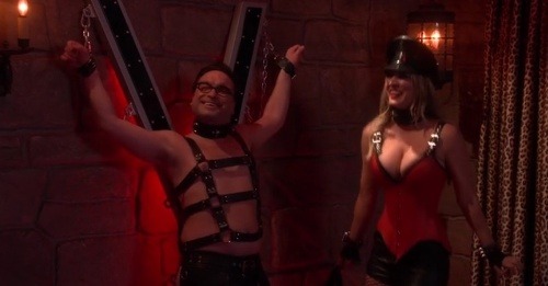 Johnny Galecki a Kaley Cuoco nenakrúcali porno, ale krátku scénu do obľúbeného seriálu The Big Bang Theory. 