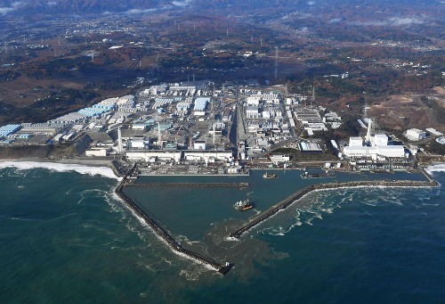Pohľad na jadrový komplex Fukušima po zemetrasení.