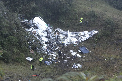 FOTO zrúteného lietadla s