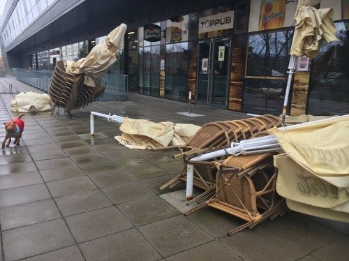 Silný vietor napáchal v Bratislave škody
