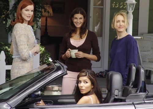 Eva Longoria a Felicity Huffman si spoločne zahrali v seriáli Zúfalé manželky. 