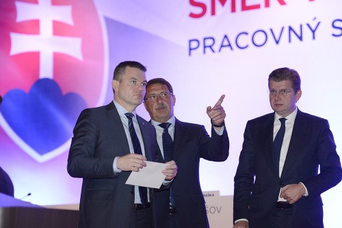 Minister Žiga (vpravo)