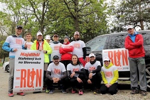 Celebritný tréner bije na