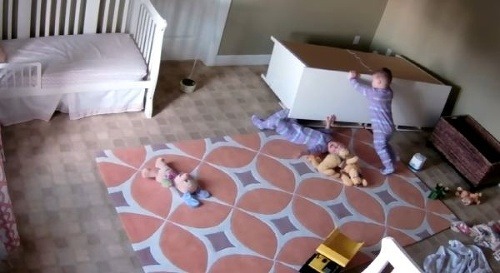 VIDEO Chlapček (2) vyvinul