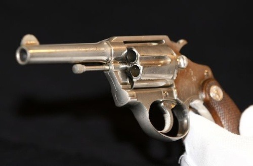 Jedna z Caponeových zbraní - revolver známy ako 38-čka
