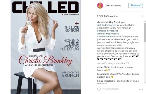 Christie Brinkley vyzerá na titulke magazínu Chilled brutálne sexi. 