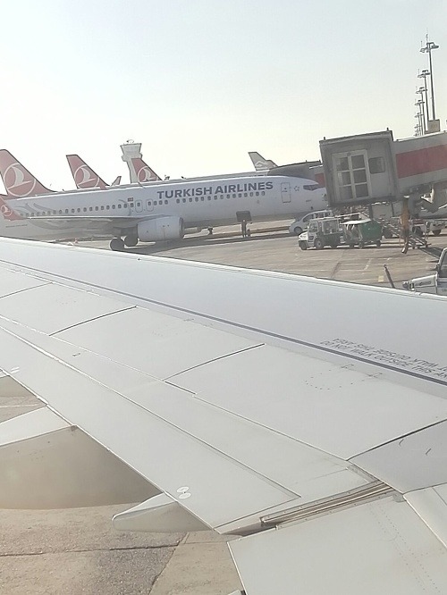 Pohľad z lietadla na istanbulskom letisku