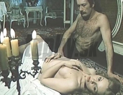 Zdena Studenková vo filme Dedičstvo ukázala prvý raz pred kamerami svoje úplne nahé prsia.
