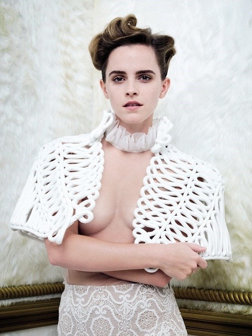 Emma Watson pózovala pre magazín Vanity Fair hore bez. 
