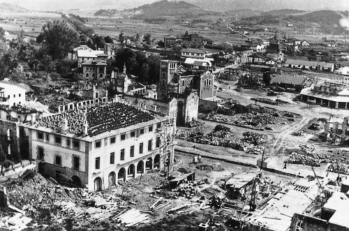 Zničené mesto Guernica