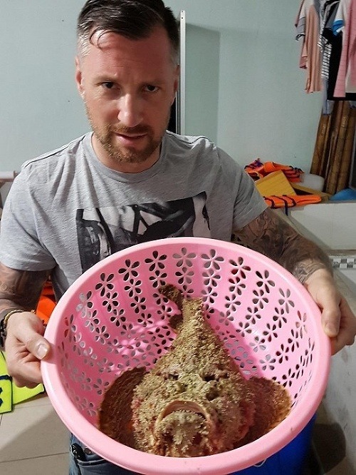 Petr Vágner na dovolenke vo Vietname ochutnal aj rybu, ktorú domorodci nazývajú Diablova tvár... A my sa ani nečudujeme!