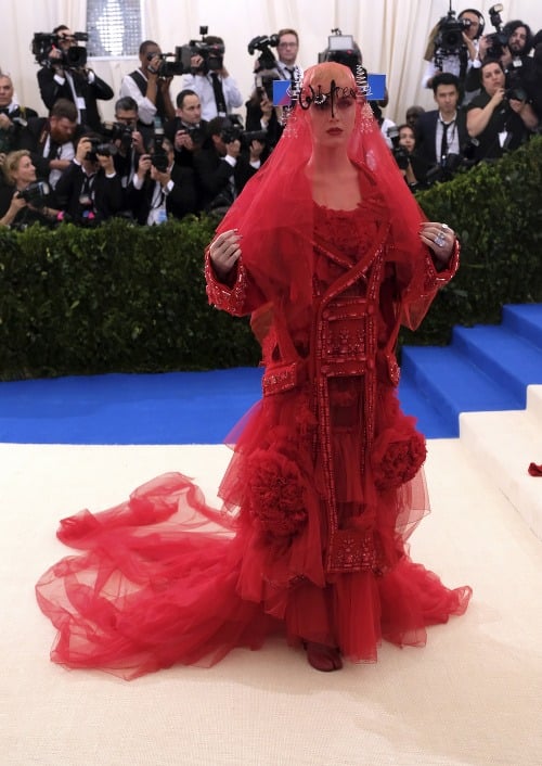 Speváčka Katy Perry šokovala outfitom asi najviac. 