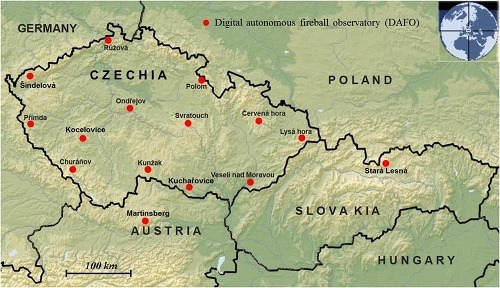 Stanice Európskej bolidovej siete v Českej republike, Rakúsku a na Slovensku, kde sú umiestnené automatické bolidové kamery, ktoré zaznamenali zvýšenú aktivitu Taurid v roku 2015 (stav v novembri 2015). Autor: Oddelenie MPH AsÚ