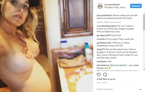 Jenny Mollen pokojne zverejní na internete aj takúto nahú selfie. 