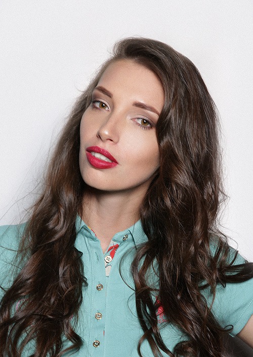 3.       Zdenka Pavlíková, má 26 rokov a pochádza z malej dedinky na Záhorí