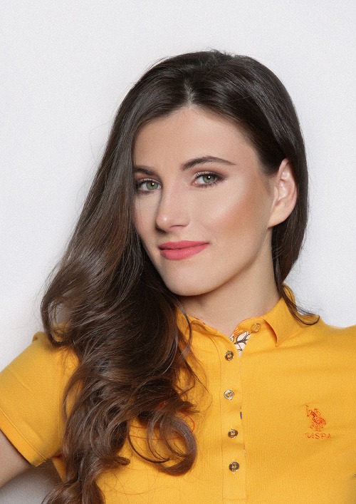 4.       Soňa Sersenová, má 24 rokov a pochádza z Hlohovca