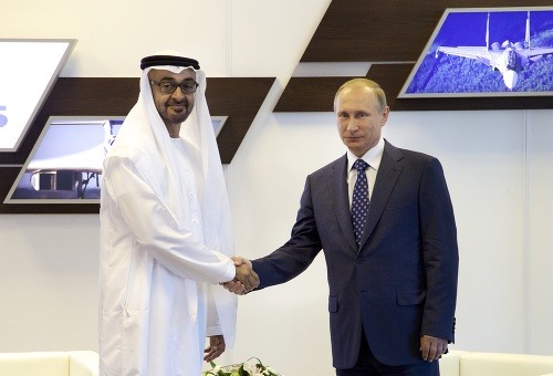 Mohammad Bin Zayed Al Nahyan pri stretnutí s ruským prezidentom Vladimirom Putinom