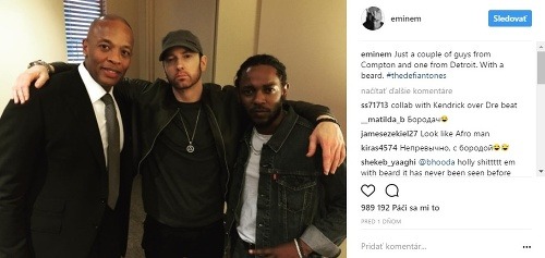 Eminem si nechal narásť bradu a je pravdepodobné, že si prestal farbiť vlasy na blond. 