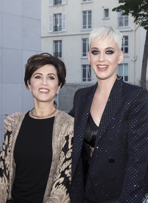 Speváčka Katy Perry s mamou Mary