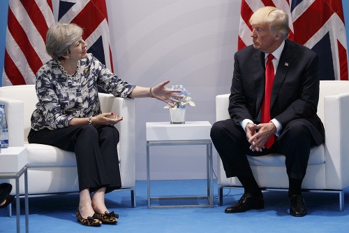 Theresa Mayová a Donald
