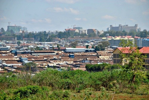 1.	V uliciach Nairobi sa potulujú desaťtisíce opustených detí