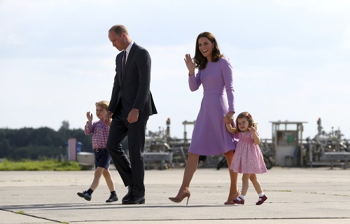 Britská kráľovská rodina zverejnila