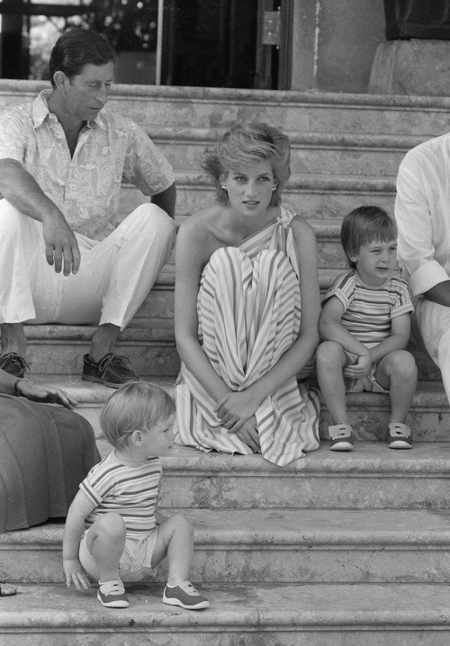 Rok 1986 a dovolenková fotografia urodzenej rodiny. 